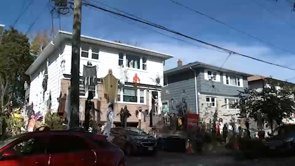 Bloomfield Halloween display draws crowds, complaints
       — Babylon Real Estate news