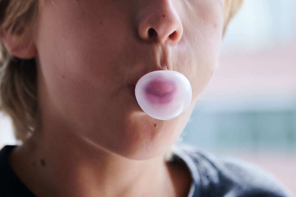 Chewing gum could soon be banned in NJ: Here's when and why — Babylon Community news
